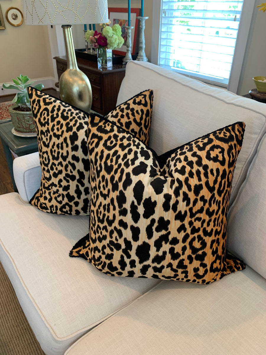Les-Ottomans leopard-print velvet pillow - Black