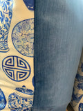 Blue willow china - Blue & White Chinoiserie Ginger Jar Vase Velvet Pillows