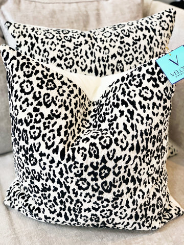 Domino Cheetah velvet Pillows